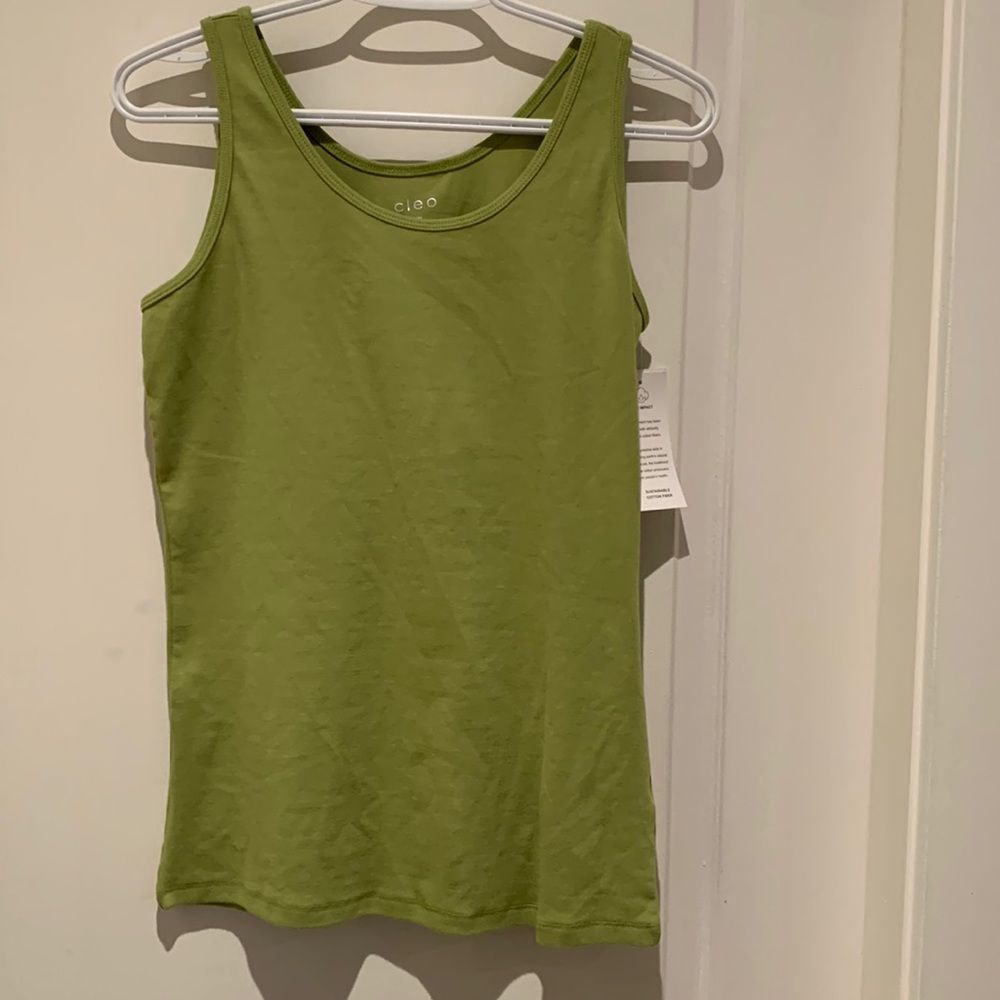 NWT. Cleo tank top